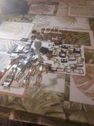 Klamry ,blachy,zapinki i inne części do zegarków 