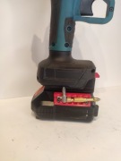 Adapter przejściówka baterii FLO 18V Li-ION do Makita 18v LXT
