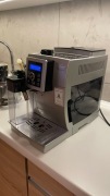 Ekspres do kawy Delonghi Cappuccino ECAM23.460.S