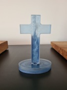 Krzyż z żywicy epoksydowej