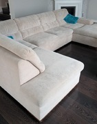 Kanapa beżowa w kształcie U