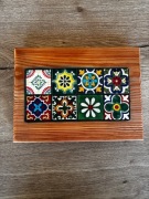 Deska do serwowania przekąsek handmade drewniana płytki Talavera prezent