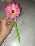 Długopis gerbera fuksja