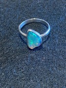 Srebrny pierścionek z naturalnym Opalem