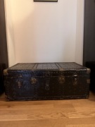 Drewniany antyczny kufer