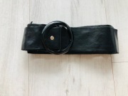 Damski pasek z mięciutkiej ekoskórki z okrągłą klamrą czarny