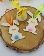 Drewniane zajączki z grawerem imienia – ozdoba wielkanocna