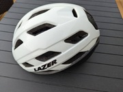 Kask Lazer Strada KinetiCore w rozmiarze M