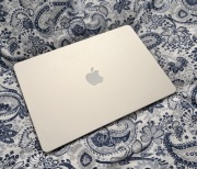 Apple MacBook M4
