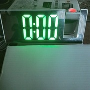 Zegarek z projktorem