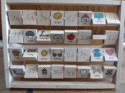 Tablica drewniana z  alfabetem polskim