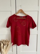 Czerwona bluzka z ozdobnymi aplikacjami koraliki wiskoza na walentynki