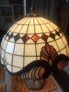 Lampa witrażowa w stylu Tiffany 