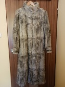 Piękne długie futro z naturalnych szarych kóz