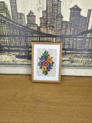 Obraz haftowany – rękodzieło w drewnianej ramce