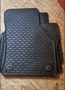 Oryginalne gumowe dywaniki Skoda SuperB