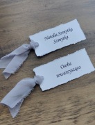 Winietki ślubne rustykalne z wstążką personalizowane boho wesele