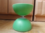 Diabolo kometa, zielone z drewnianym kijkiem