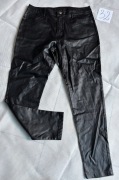 Czarne spodnie z ekoskóry r. 44 Beloved