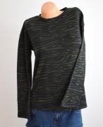 Ciemnozielony sweterek. Zebra