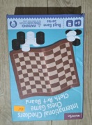 warcaby z materiałową planszą