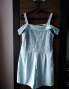 Piękny kombinezon z koronką baby blue New Look opis