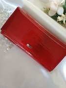 Damski duży portfel- Czerwień lakierowana - Naturalna skóra 