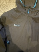 Bergans of Norway windbreaker czarna kurtka outdoor