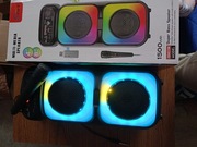 Głośnik bluetooth z radiem i mikrofonem.