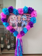 Piniata lalki rainbow high serce z kwiatuszkami 