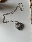 Naszyjnik z sercem w kolorze srebrnym