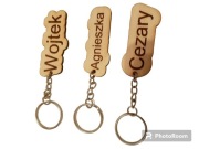 Brelok imienny ze sklejki z łańcuszkiem i oczkiem.