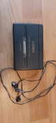 Stary Walkman kolor czarny ze słuchawkami