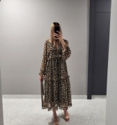 Sukienka midi w panterkę Laurella 