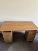 Biurko w kolorze Olcha