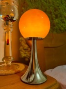 Designerska lampa stołowa z czerwoną/ pomarańczową kulą - vintage / retro