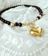 Naszyjnik z głębokofioletowych pereł 