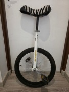 Monocykl QU-AX Luxus 20" biały (zebra)