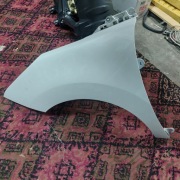 BŁOTNIK PRZÓD Peugeot 5008 I LEWY 9685904880   09-16rok