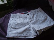 Nowe spodenki Superdry rozm.s, białe w grantowy print