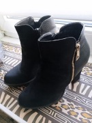 Botki na wysokim obcasie 