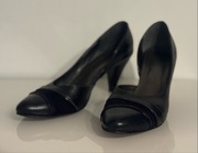 Czarne klasyczne czółenka na obcasie