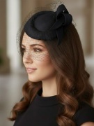 Czarny toczek pogrzebowy, toczek z woalka, żałobn