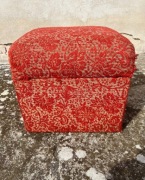 Czerwona pufa ze schowkiem PRL