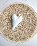 Ręcznie robione serduszko dekoracyjne styl boho białe handmade serce