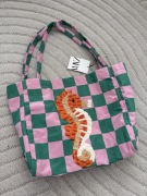 Wiralowa torebka shopper w kratkę z konikiem morskim ZARA