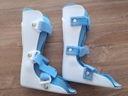2 nowe dziecięce ortezy na nogi , długość stopy 15 cm, brak metki