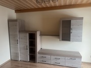 meblościanka z biurkiem i stolikiem