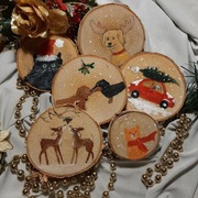 Świąteczne własnoręcznie malowane plastry drewna