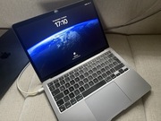 MacBook 13" z 2021r space grey